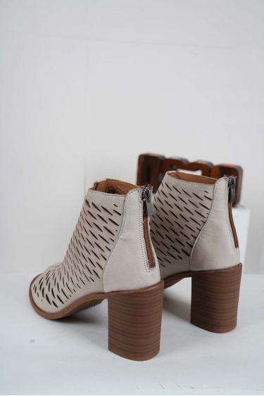 Hakiki Deri Kemik Bej Kadın Yüksek Topuklu Sandalet 241126524