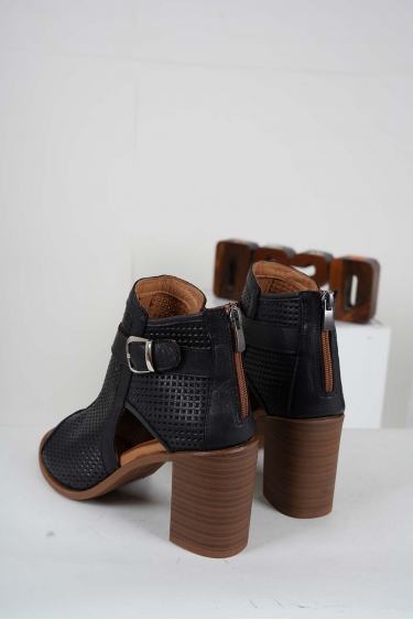 Hakiki Deri Siyah Kadın Yüksek Topuklu Sandalet 241126525