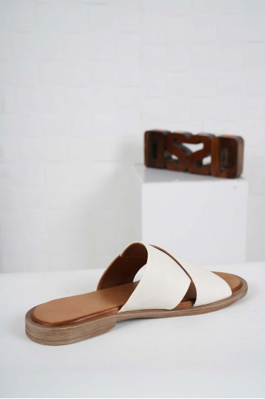 Hakiki Deri Bej Kadın Düz Terlik 241126602