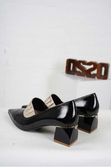 Hakiki Deri Siyah Rugan-Altın Kadın Topuklu Ayakkabı 242127104