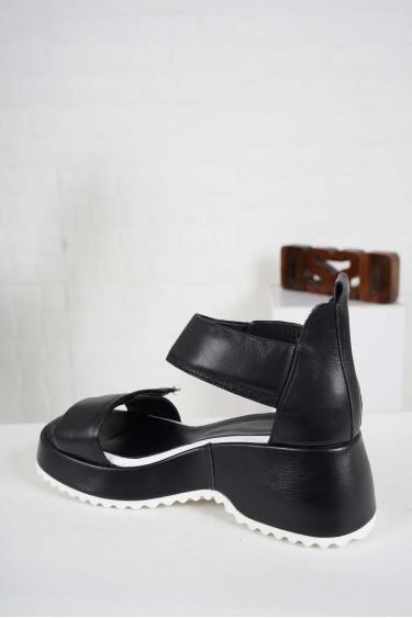 Hakiki Deri Siyah Kadın Dolgu Topuk Sandalet 241135503