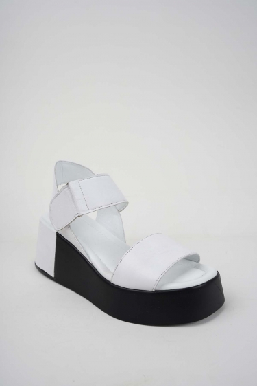 Hakiki Deri Beyaz Kadın Dolgu Topuklu Sandalet 251141506