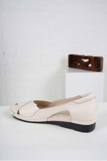 Hakiki Deri Bej Kadın Comfort Ayakkabı 241177102