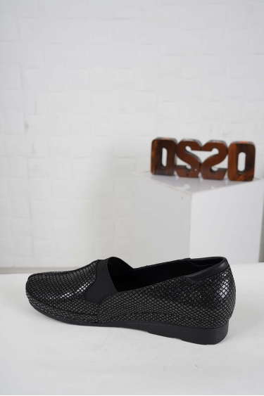 Hakiki Deri Siyah Simli Yılan Baskı Kadın Comfort Ayakkabı 242177100