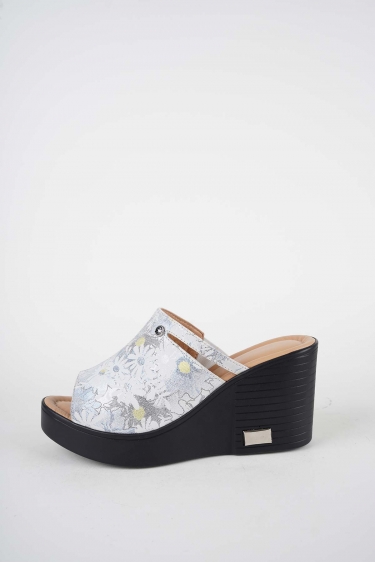 Hakiki Deri Beyaz Çiçek Baskı Kadın Dolgu Topuklu Terlik 261189602