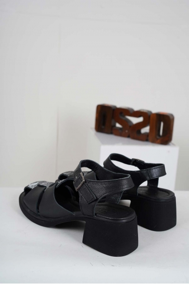 Hakiki Deri Siyah-Yılan Baskı Kadın Topuklu Sandalet 241225501