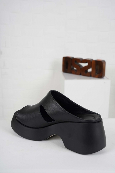 Hakiki Deri Siyah Kadın Dolgu Topuklu Terlik 241229601