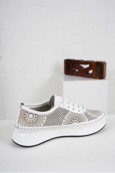 Hakiki Deri Beyaz Kadın Comfort Ayakkabı 241235118