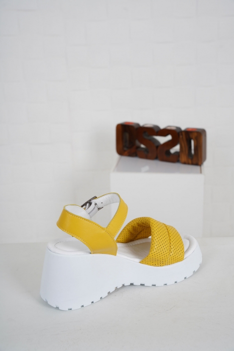 Hakiki Deri Sarı Kadın Dolgu Topuk Sandalet 231186504