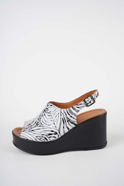 Hakiki Deri Beyaz Desen Kadın Dolgu Topuklu Sandalet 261229511