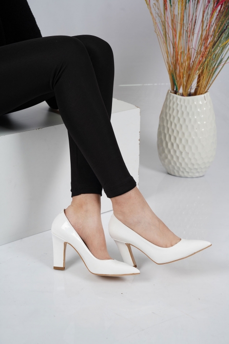 Beyaz Rugan Kadın Stiletto Ayakkabı 202127102