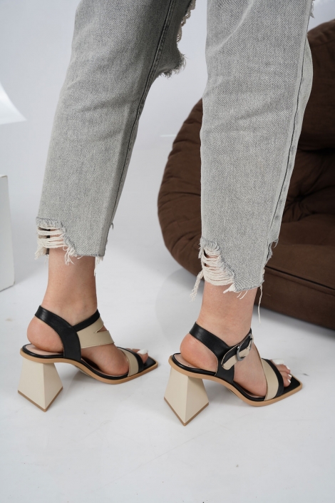 Hakiki Deri Bej-Siyah Kadın Topuklu Sandalet 221127506