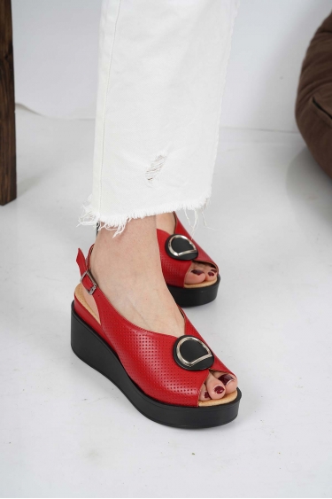 Hakiki Deri Kırmızı Kadın Dolgu Topuk Sandalet 231229508