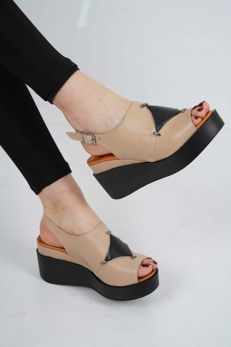Hakiki Deri Badem-Siyah Kadın Dolgu Topuk Sandalet 231229509